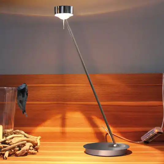 Lampada da tavolo dimmerabile PUK TABLE, cromo Non Perdere