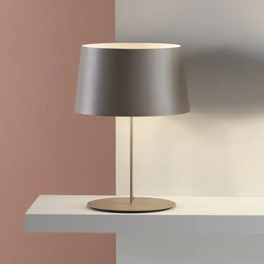 Compra Online Vibia Warm 4901 Lampada da tavolo, Ø 42 cm, marrone
