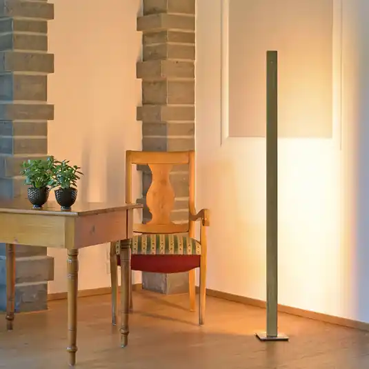 HerzBlut Leonora piantana LED 161cm rovere olio Prezzo Di Fabbrica