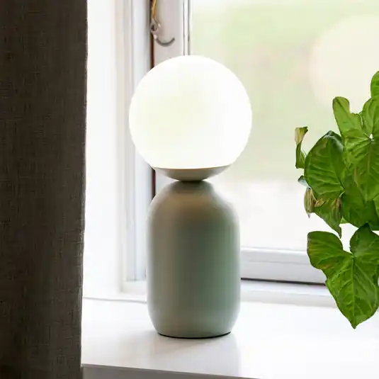 Lampada da tavolo Notti di metallo e vetro, verde Super Prezzo