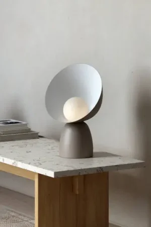 Nuovo Arrivo Lampada da tavolo Hello, marrone