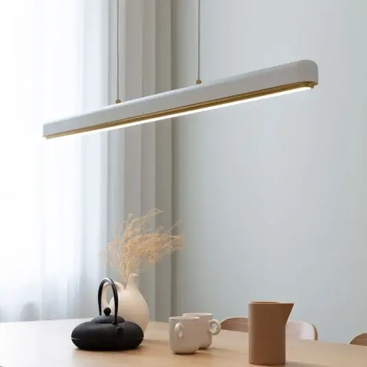 Popolare UMAGE Lampada LED a sospensione Hazel Branch, bianco/ottone, 100 cm