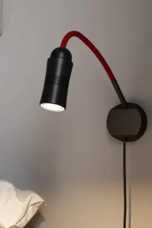 Acquista Ora Neo! Flex Hotel II applique LED, nero/rosso