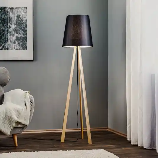Quitani lampada da terra a treppiede Jata, legno chintz, nero Subito Disponibile