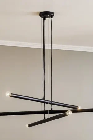 Lampada a sospensione Tubo, nero, 6 luci Spedizione Espresso