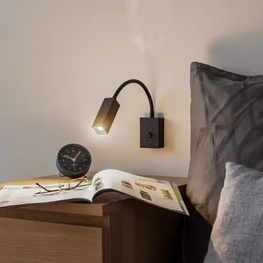 Applique Raisio, braccio flessibile, nero Promo Stagionale